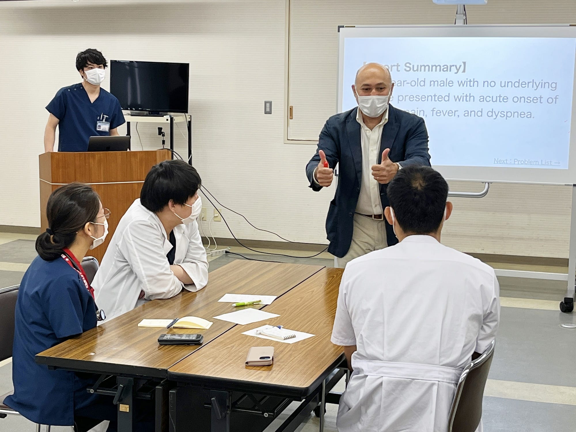 海外講師の講義を受けている様子